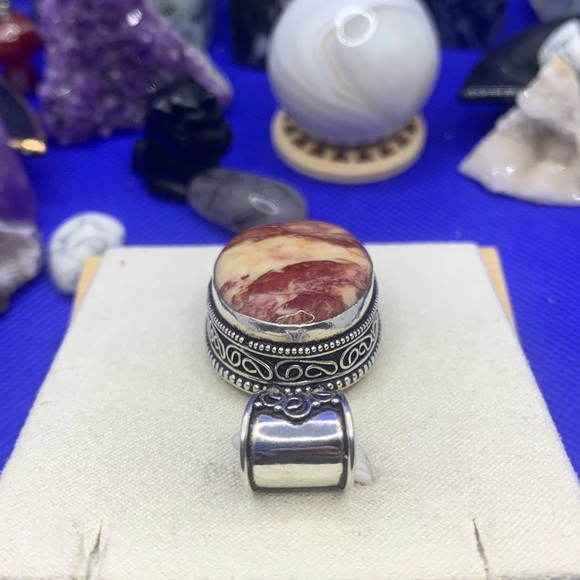 Classic Red Jasper Pendant in Vintage Style Setting! 925 Sterling Silver Overlay - Picture 6 of 15